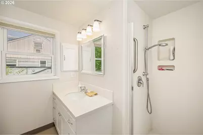 1470 Jay St, Eugene, OR 97402 - Photo 10