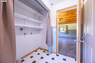 401 Decosta Ln, Oakland, OR 97462 - Photo 12