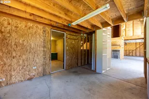 401 Decosta Ln, Oakland, OR 97462 - Photo 30