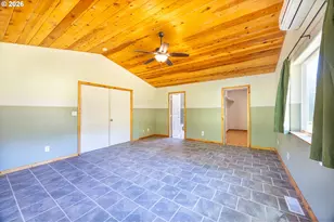 401 Decosta Ln, Oakland, OR 97462 - Photo 10