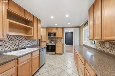 5630 Meeker Dr, Kalama, WA 98625 - Photo 10