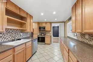 5630 Meeker Dr, Kalama, WA 98625 - Photo 10