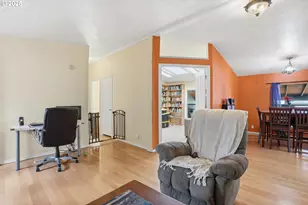 1949 SE Palmquist Rd, Gresham, OR 97080 - Photo 14