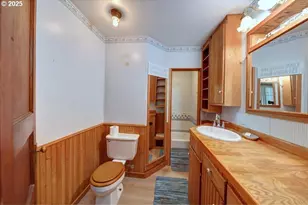 123 W 1st Ave, Cannon Beach, OR 97110 - Photo 20