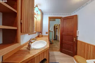 123 W 1st Ave, Cannon Beach, OR 97110 - Photo 24