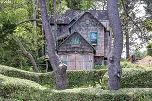 123 W 1st Ave, Cannon Beach, OR 97110 - Photo 32