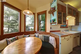 123 W 1st Ave, Cannon Beach, OR 97110 - Photo 12