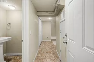 9940 SW Terwilliger Blvd, Portland, OR 97219 - Photo 26