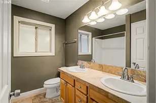 9940 SW Terwilliger Blvd, Portland, OR 97219 - Photo 12