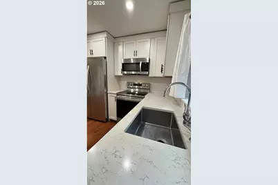 2800 Treetop Ln, West Linn, OR 97068 - Photo 12