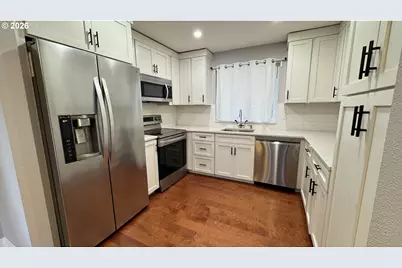 2800 Treetop Ln, West Linn, OR 97068 - Photo 6