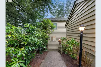 38 Cervantes Cir, Lake Oswego, OR 97035 - Photo 2