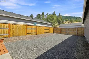 580 Wetleau Dr, Lowell, OR 97452 - Photo 40