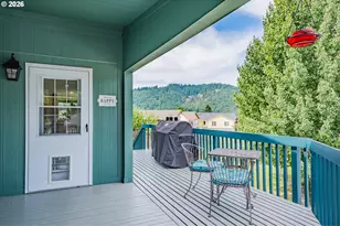 541 Cochran Ln, White Salmon, WA 98672 - Photo 8