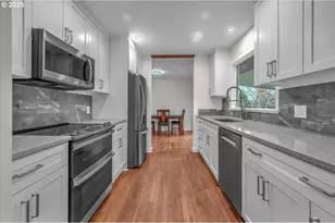 19448 SW Scholls Ferry Rd, Beaverton, OR 97007 - Photo 12