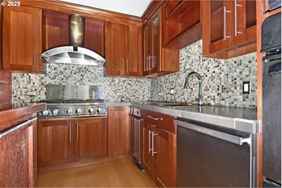 922 NW 11th Ave #104, Portland, OR 97209 - Photo 14