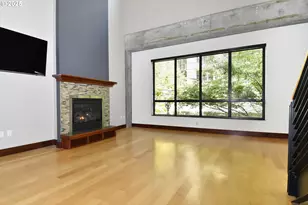 922 NW 11th Ave, Portland, OR 97209 - Photo 16