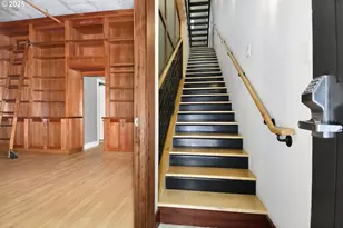 922 NW 11th Ave, Portland, OR 97209 - Photo 4