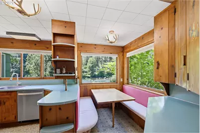 90357 Thomson Ln, Vida, OR 97488 - Photo 16
