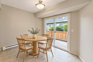 2531 SW Spring Garden St, Portland, OR 97219 - Photo 8