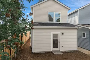 8770 N Newman Ave, Portland, OR 97203 - Photo 24