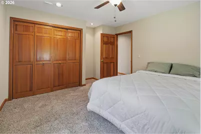 10902 S Huntington Dr, Oregon City, OR 97045 - Photo 26