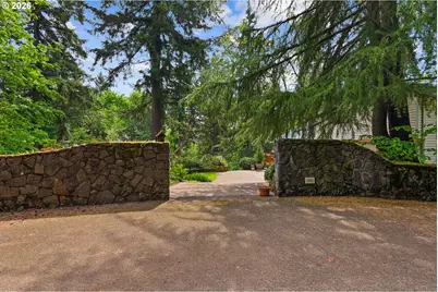 10902 S Huntington Dr, Oregon City, OR 97045 - Photo 10