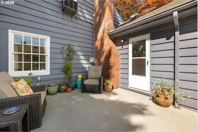 7939 SW 11th Ave, Portland, OR 97219 - Photo 12