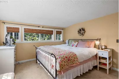 7939 SW 11th Ave, Portland, OR 97219 - Photo 22