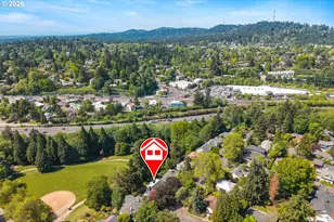 7939 SW 11th Ave, Portland, OR 97219 - Photo 38