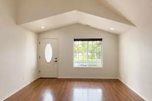2124 NE 77th Ave, Vancouver, WA 98664 - Photo 2