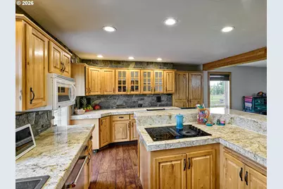9293 Broadacres Rd NE, Aurora, OR 97002 - Photo 12