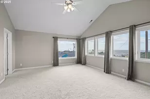 906 SW 7th St, Newport, OR 97365 - Photo 6