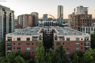 821 NW 11th Ave, Portland, OR 97209 - Photo 36