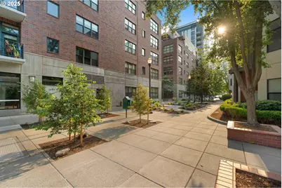 821 NW 11th Ave #321, Portland, OR 97209 - Photo 44