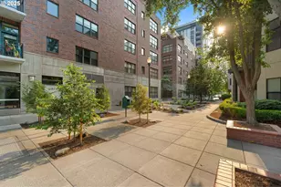 821 NW 11th Ave, Portland, OR 97209 - Photo 44