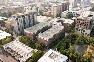 821 NW 11th Ave, Portland, OR 97209 - Photo 40