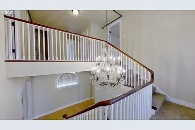 998 Ferry Ln, Eugene, OR 97401 - Photo 2