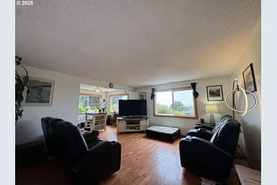 30388 Hillside Ter, Gold Beach, OR 97444 - Photo 14