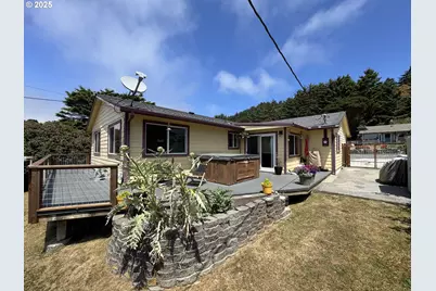 30388 Hillside Ter, Gold Beach, OR 97444 - Photo 8