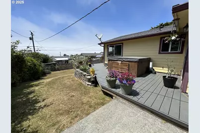30388 Hillside Ter, Gold Beach, OR 97444 - Photo 10