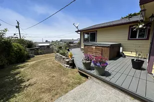 30388 Hillside Terrace, Gold Beach, OR 97444 - Photo 10