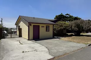 30388 Hillside Terrace, Gold Beach, OR 97444 - Photo 2