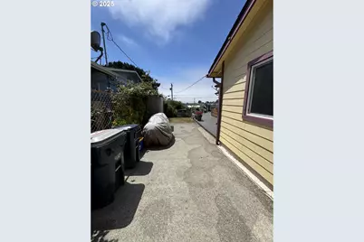 30388 Hillside Ter, Gold Beach, OR 97444 - Photo 6