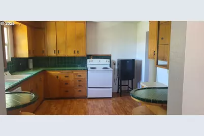 522 SE Hillside Dr, Roseburg, OR 97470 - Photo 16