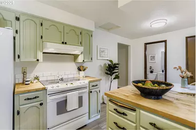 14546 S Kelmsley Dr, Oregon City, OR 97045 - Photo 16