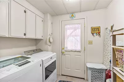 1800 Lakewood Ct #127, Eugene, OR 97402 - Photo 20