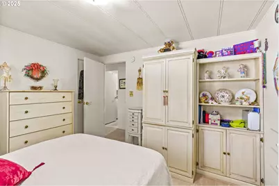 1800 Lakewood Ct #127, Eugene, OR 97402 - Photo 18