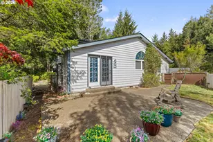 2138 Lynne Dr, North Bend, OR 97459 - Photo 36