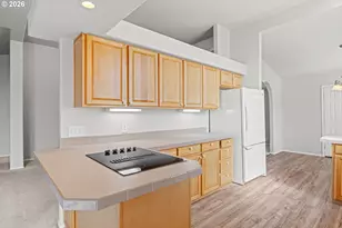 2138 Lynne Dr, North Bend, OR 97459 - Photo 12